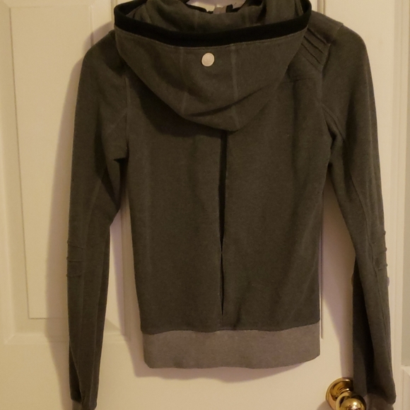 lululemon jacket - Picture 2 of 3